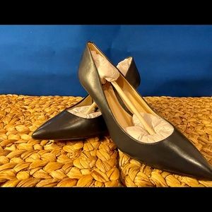 Vince Camuto Vivian navy heels. Never worn!